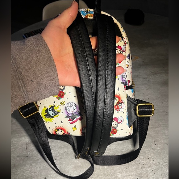 Loungefly Villians Backpack,Wallet and Keychain mirror - Picture 8 of 11